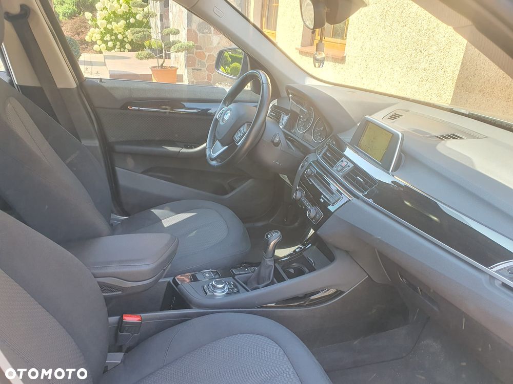BMW X1 sDrive16d - 12