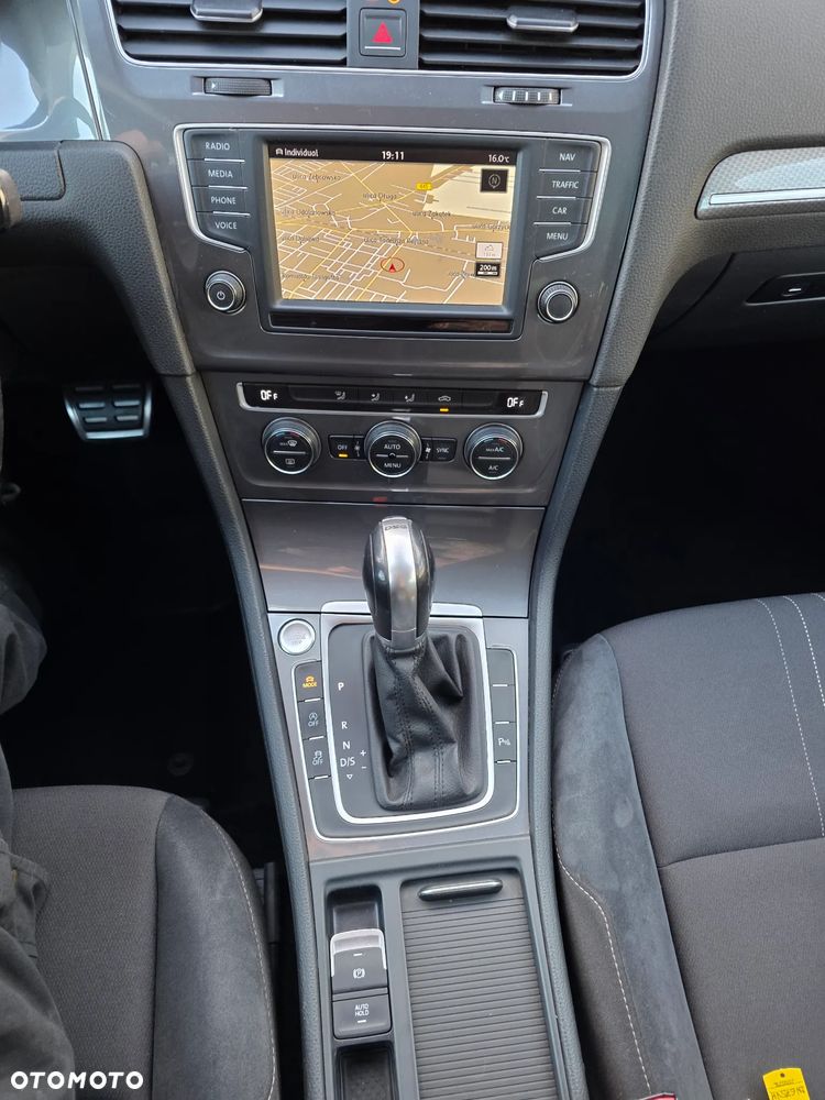 Volkswagen Golf - 21