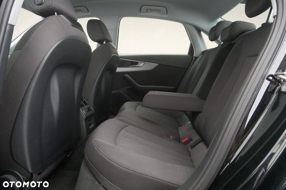 Audi A4 Limousine - 15