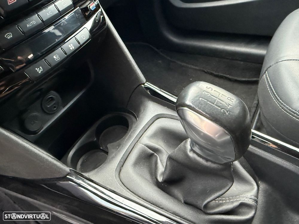 Peugeot 2008 1.2 PureTech Allure - 11