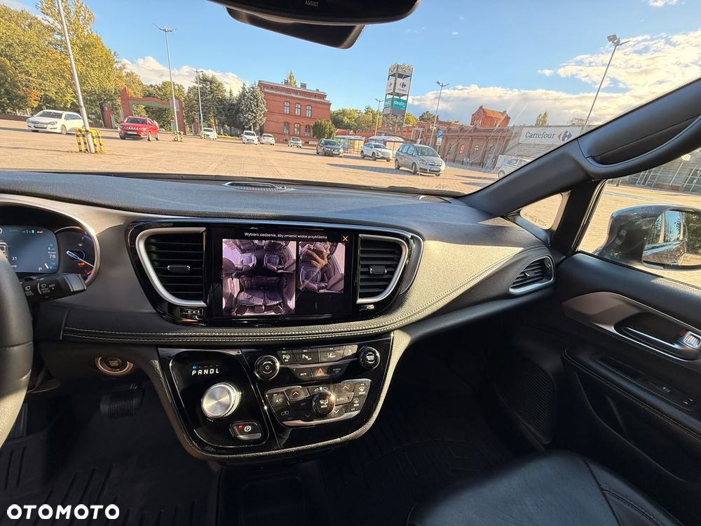 Chrysler Pacifica - 13
