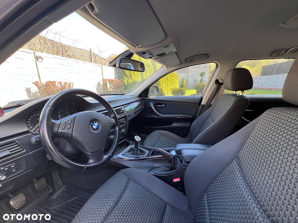 BMW Seria 3 318d - 8