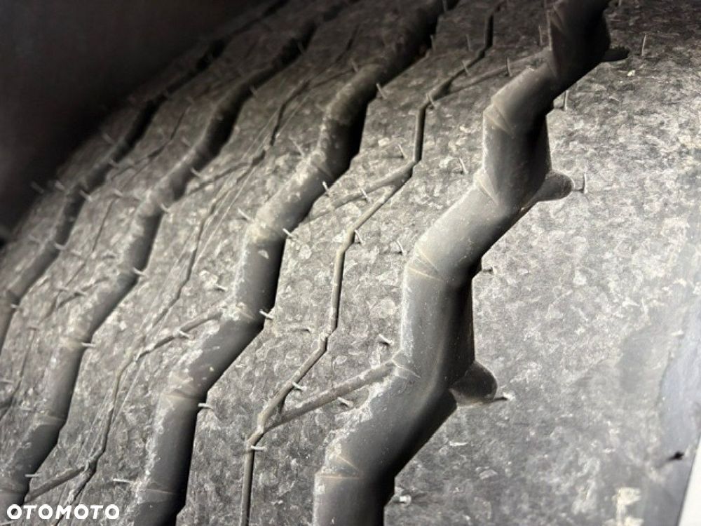 Schmitz Cargobull Varios, Oś podnoszona - 13