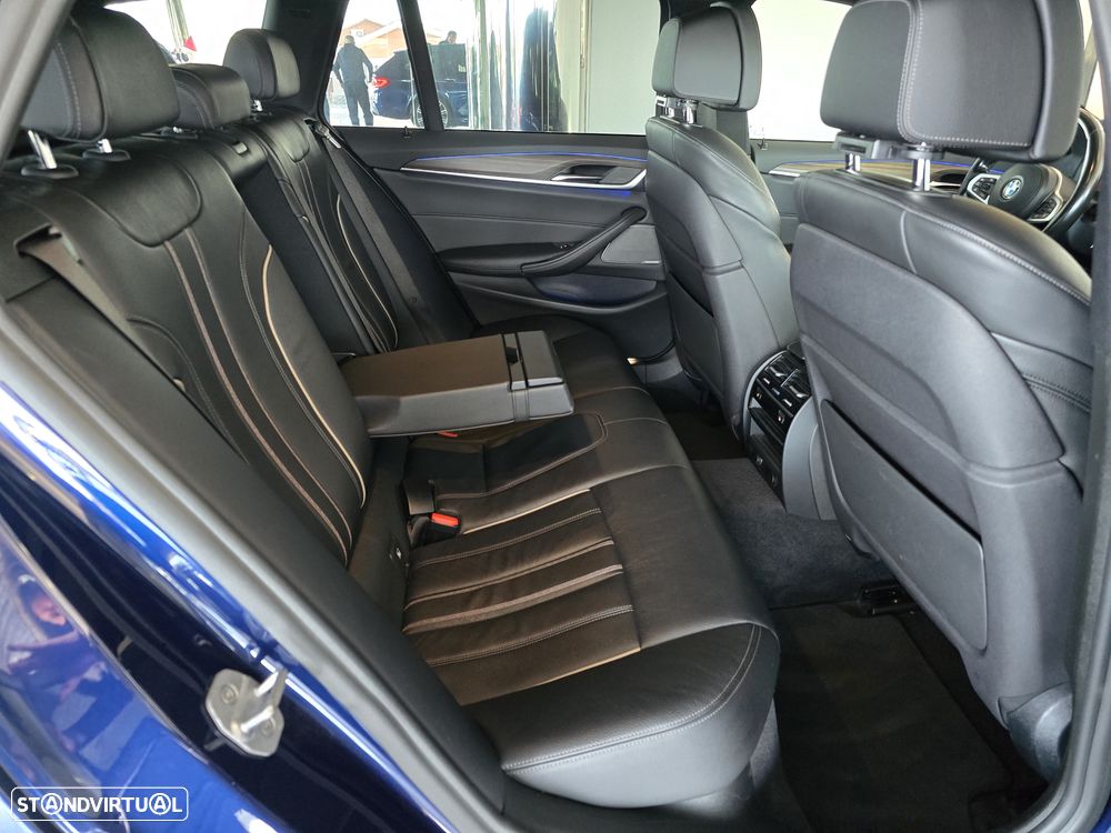 BMW 540 d xDrive Pack M Auto - 16