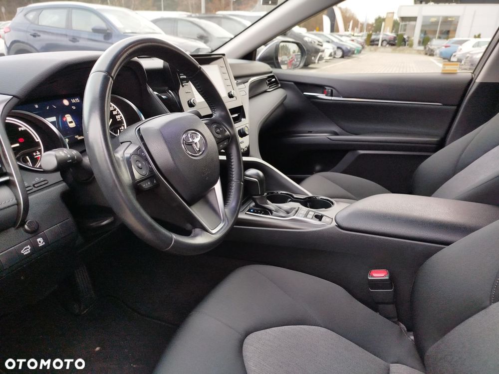 Toyota Camry - 10