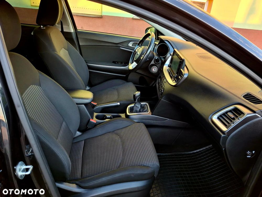 Kia Ceed 1.0 T-GDI 120 OPF Edition 7 - 21