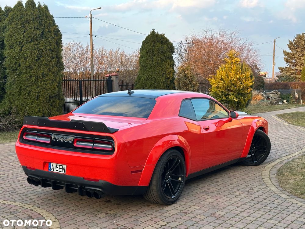 Dodge Challenger 6.4 Scat Pack - 22