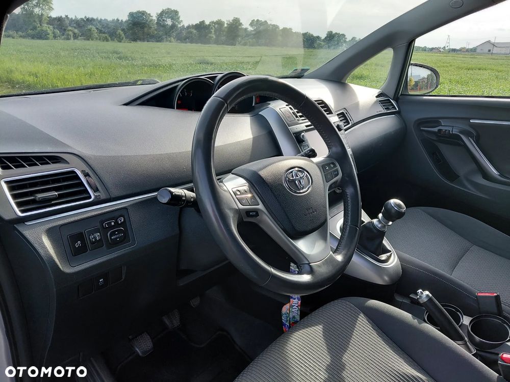Toyota Verso 2.0 D-4D Premium - 13