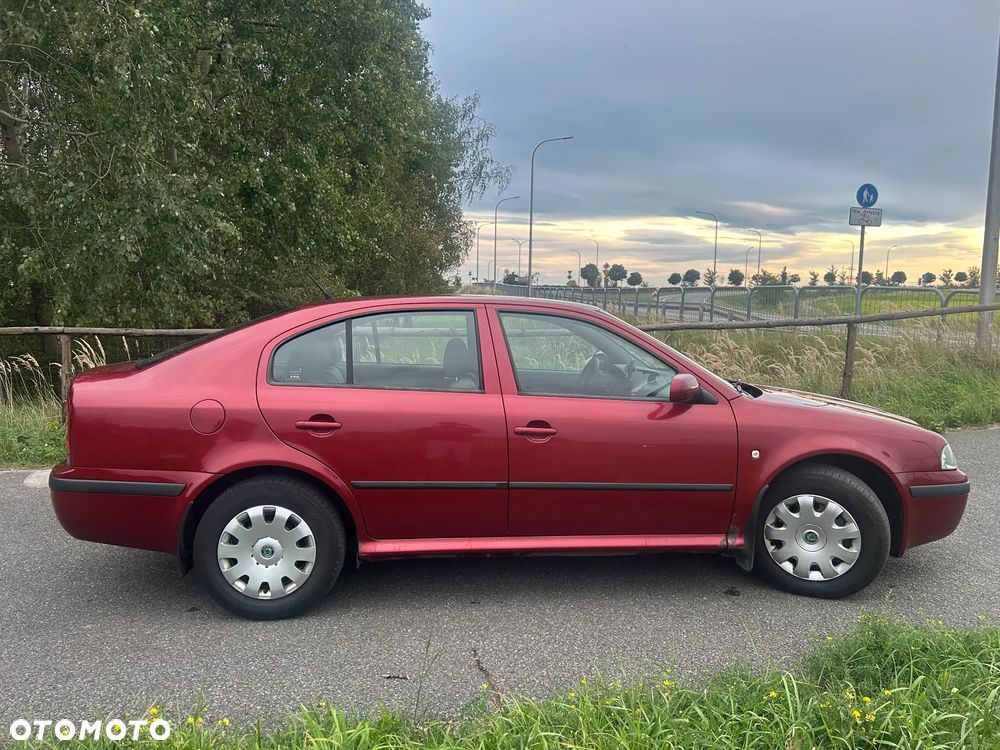 Skoda Octavia 1.6 Tour - 4