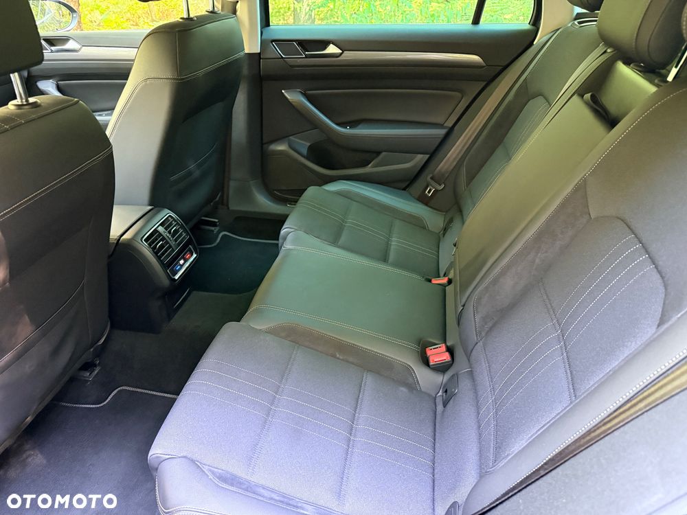 Volkswagen Passat 2.0 TSI 4Mot Elegance DSG - 32