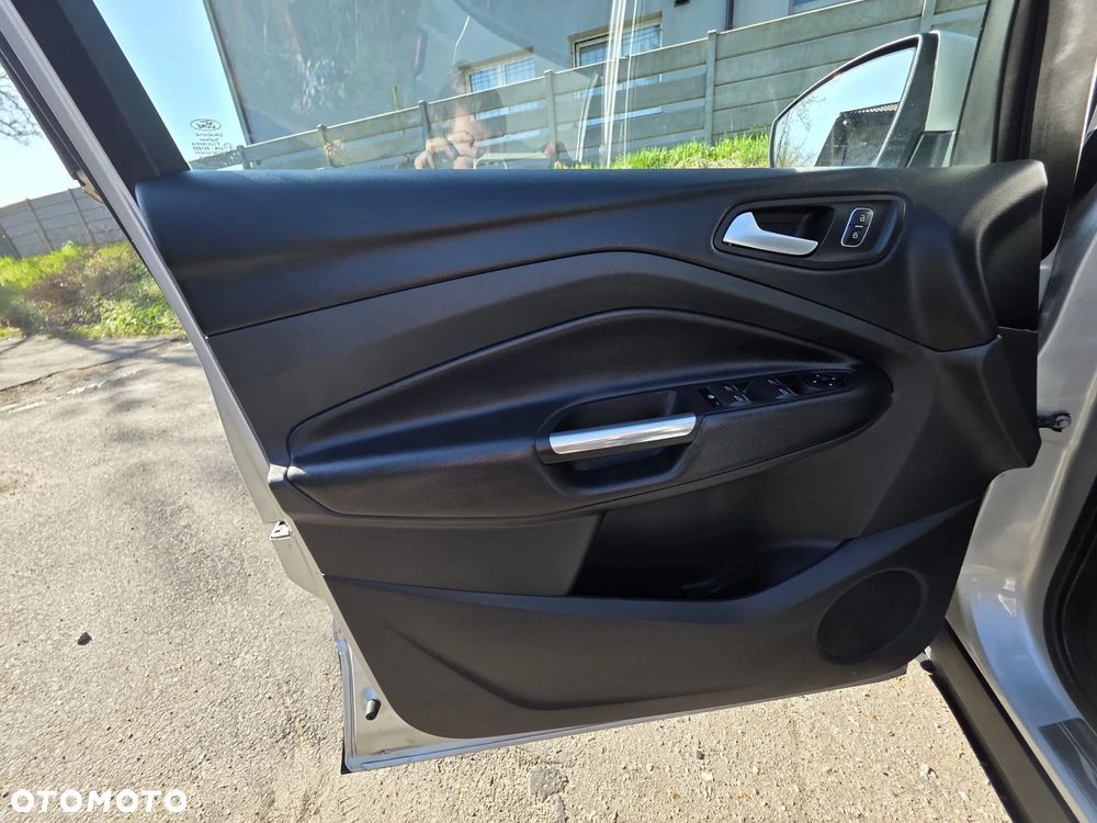Ford Kuga - 24