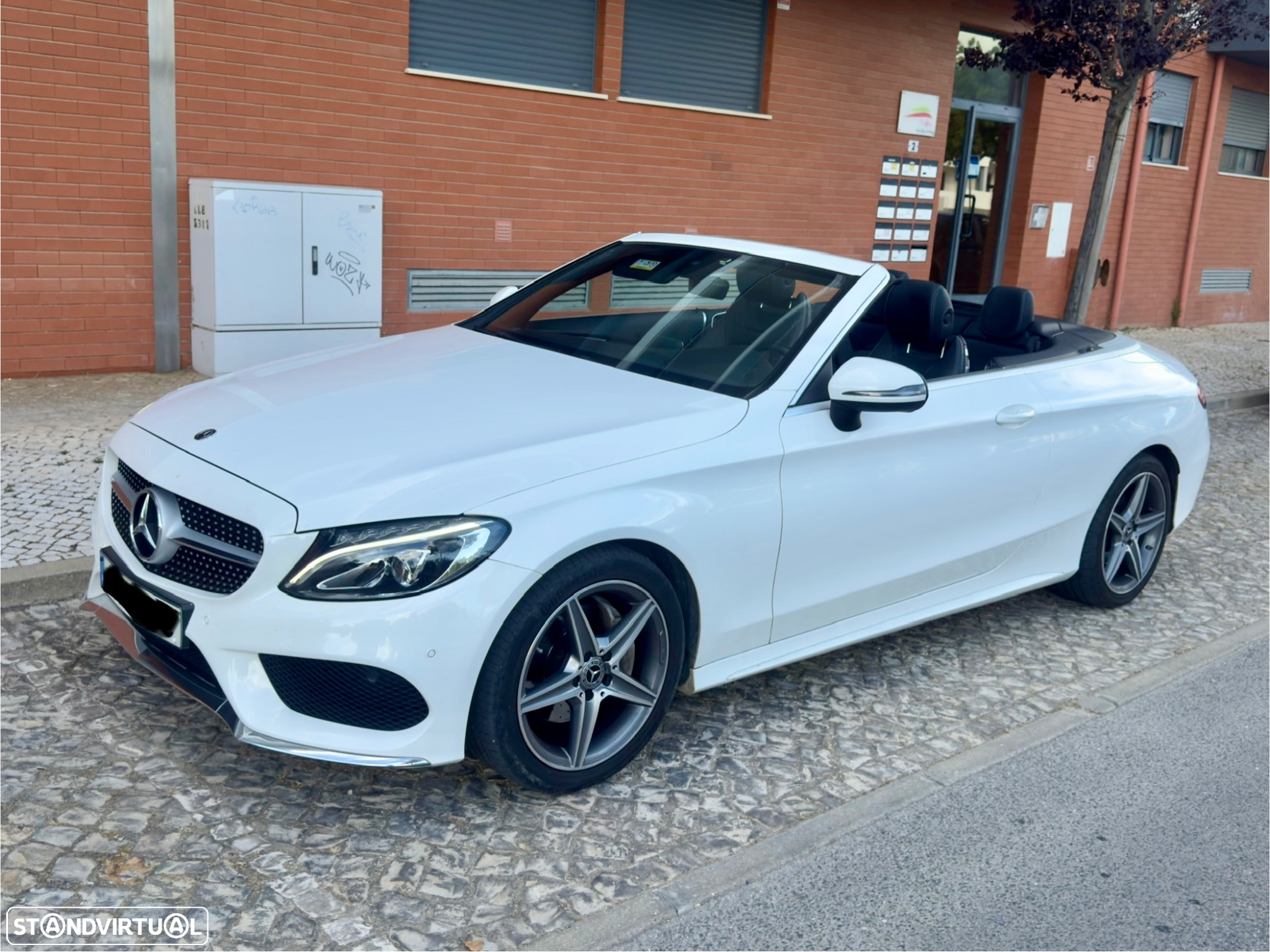 Mercedes-Benz C 180 Coupe 7G-TRONIC AMG Line - 2