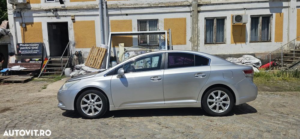 Toyota Avensis - 9
