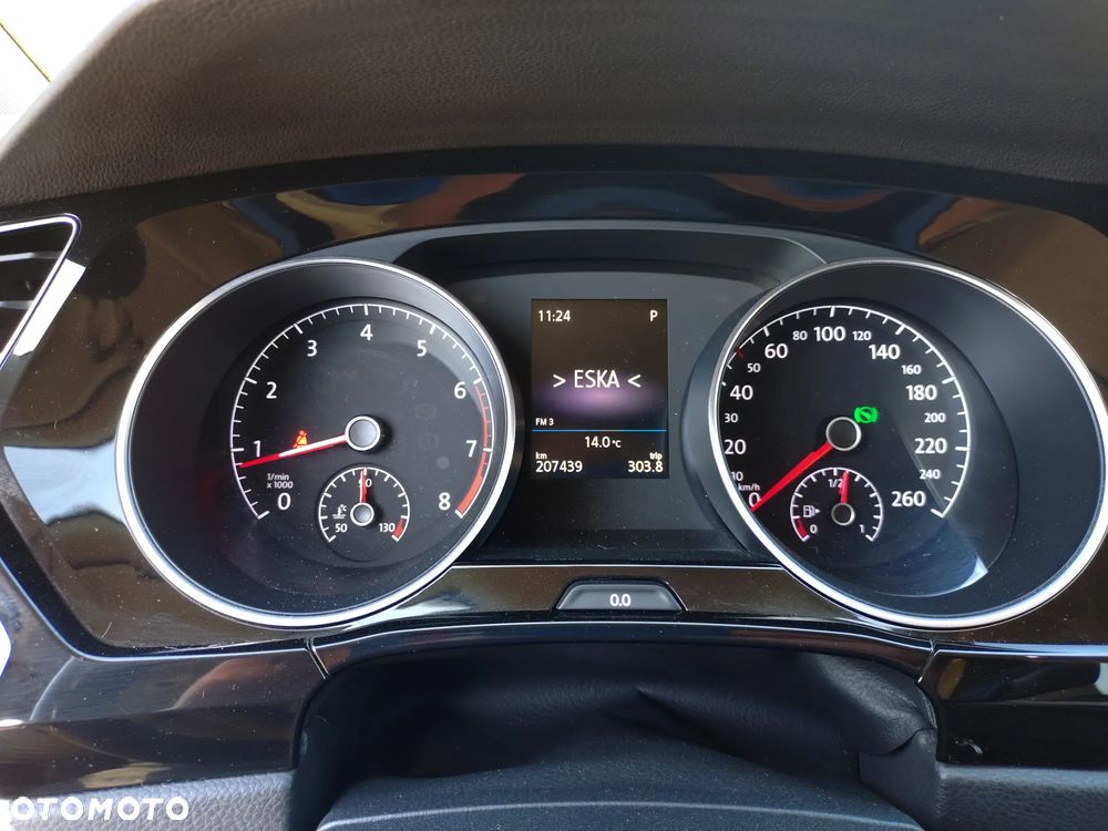 Volkswagen Touran - 18
