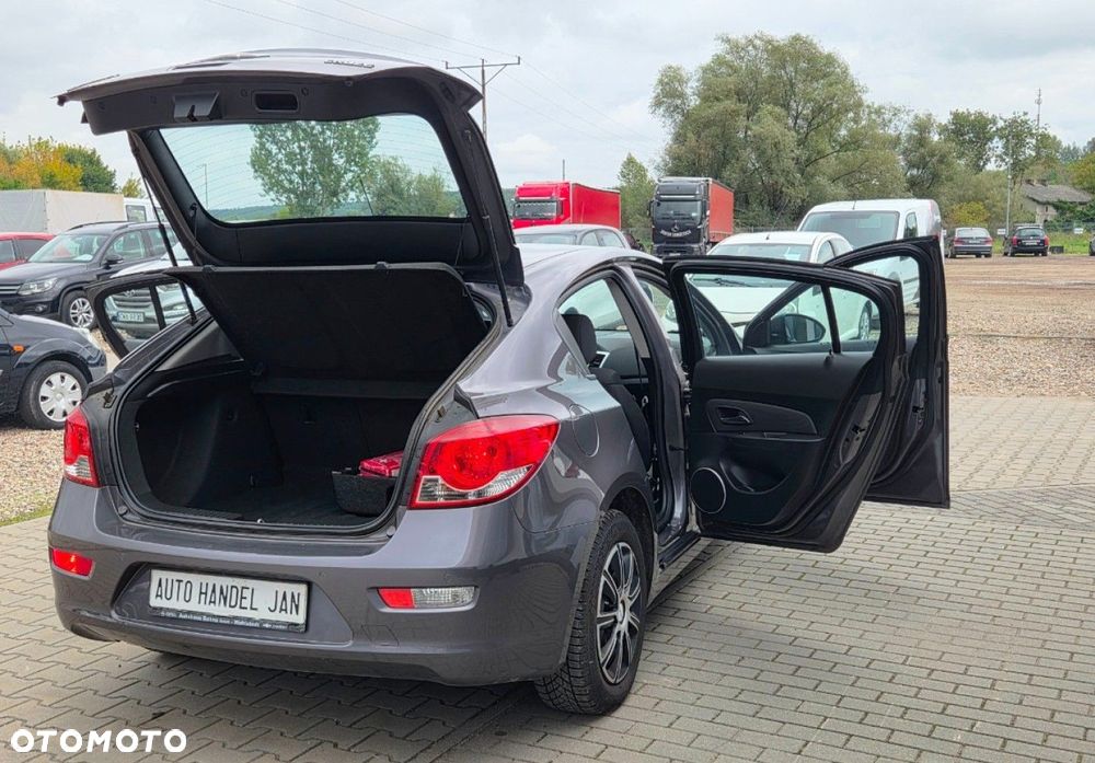Chevrolet Cruze - 24