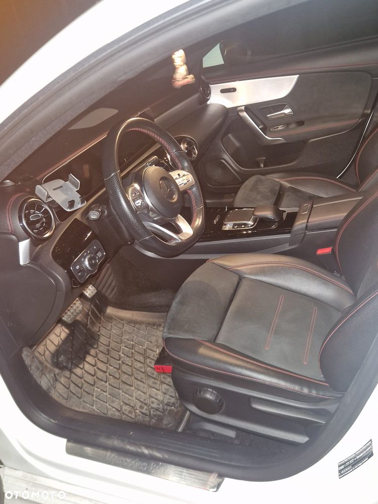 Mercedes-Benz CLA 220 4-Matic AMG Line 7G-DCT - 10