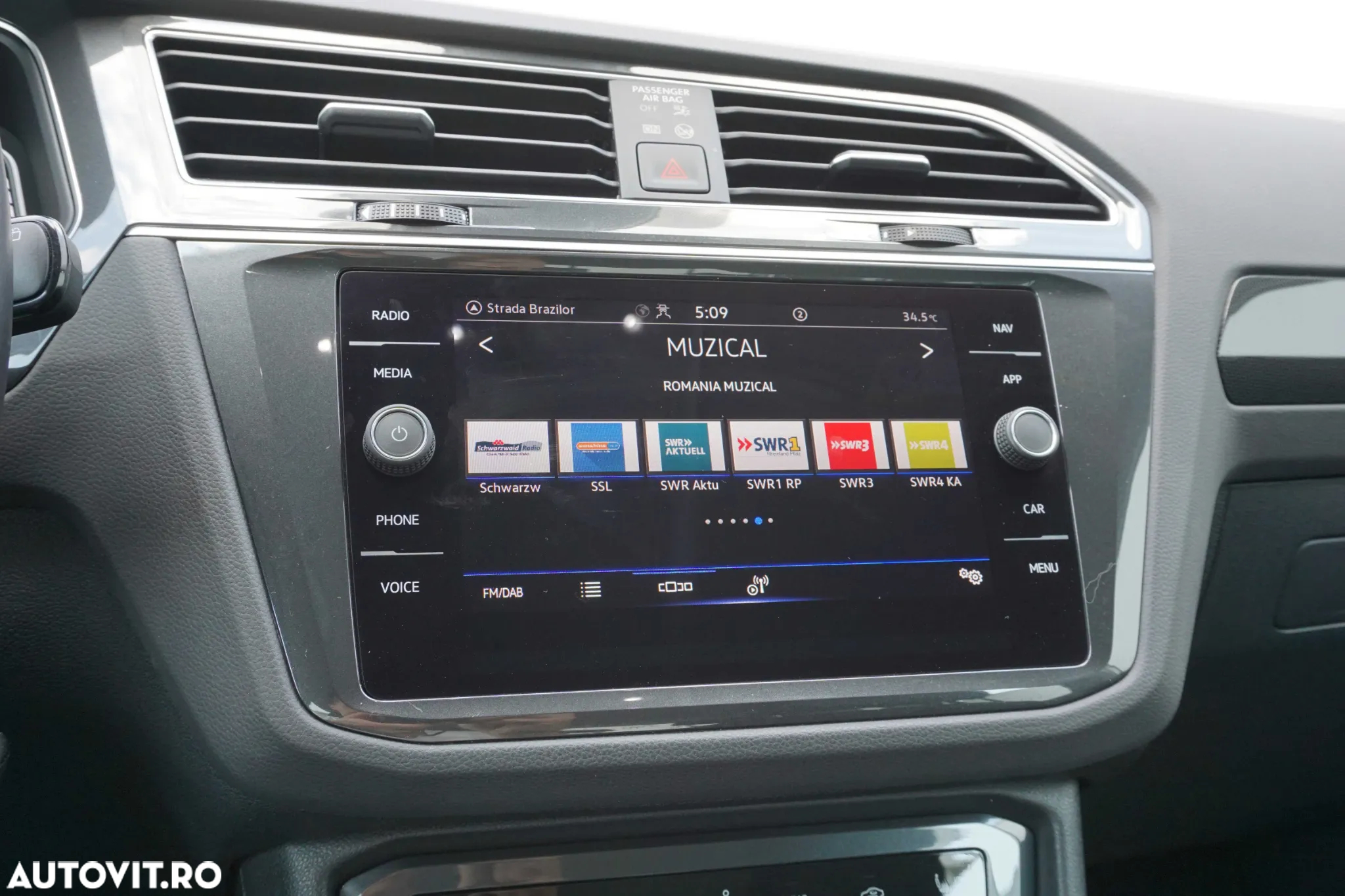 Volkswagen Tiguan - 28