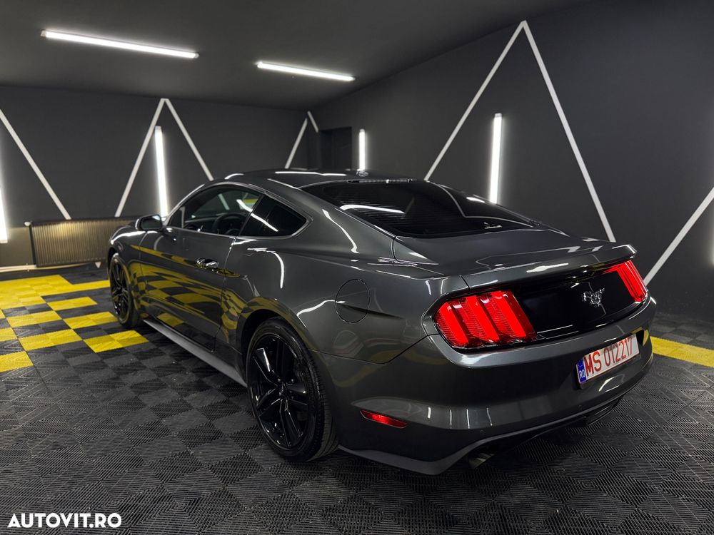 Ford Mustang 2.3 Eco Boost Aut. - 8
