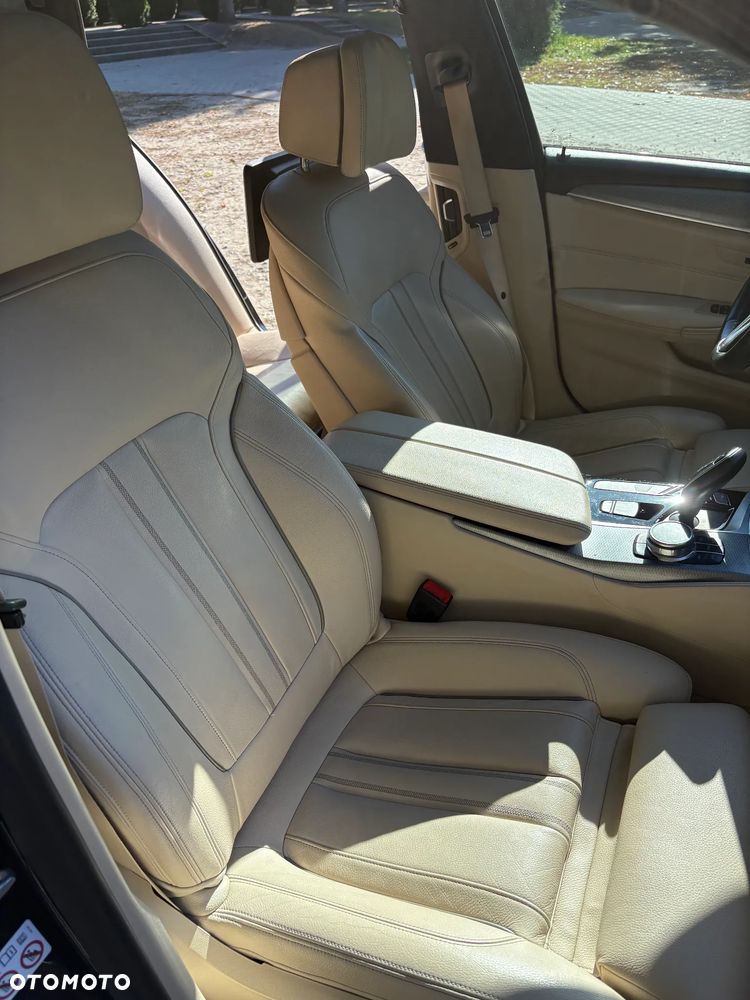 BMW Seria 5 540i xDrive M Sport sport - 32