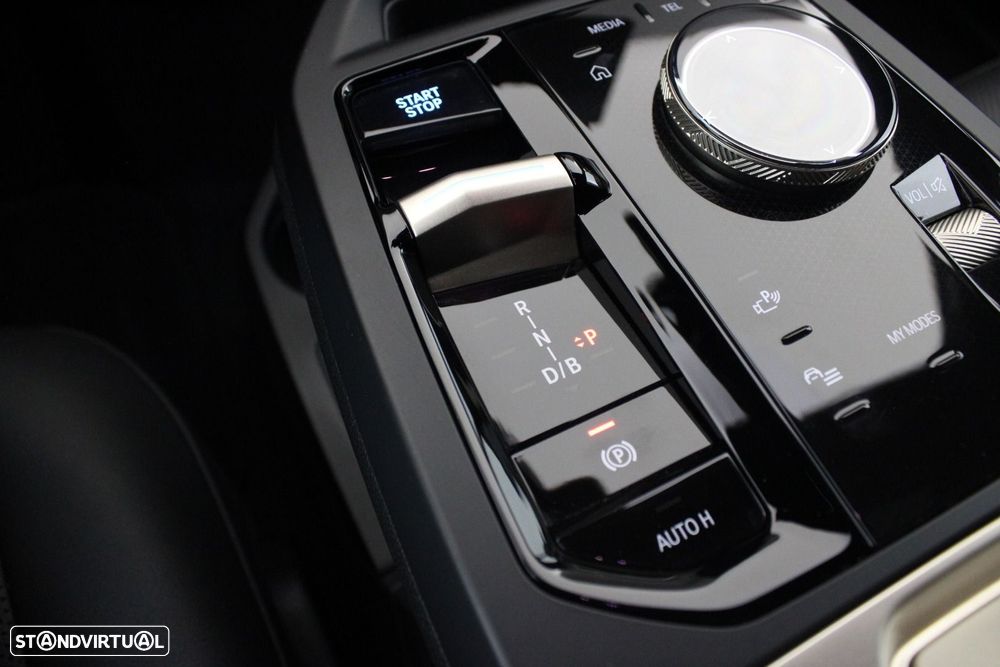 BMW iX xDrive 40 - 26