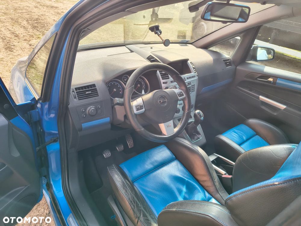 Opel Zafira 2.0 T OPC - 9