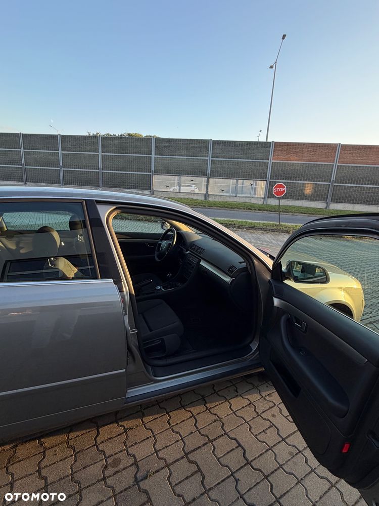 Audi A4 Limousine - 10