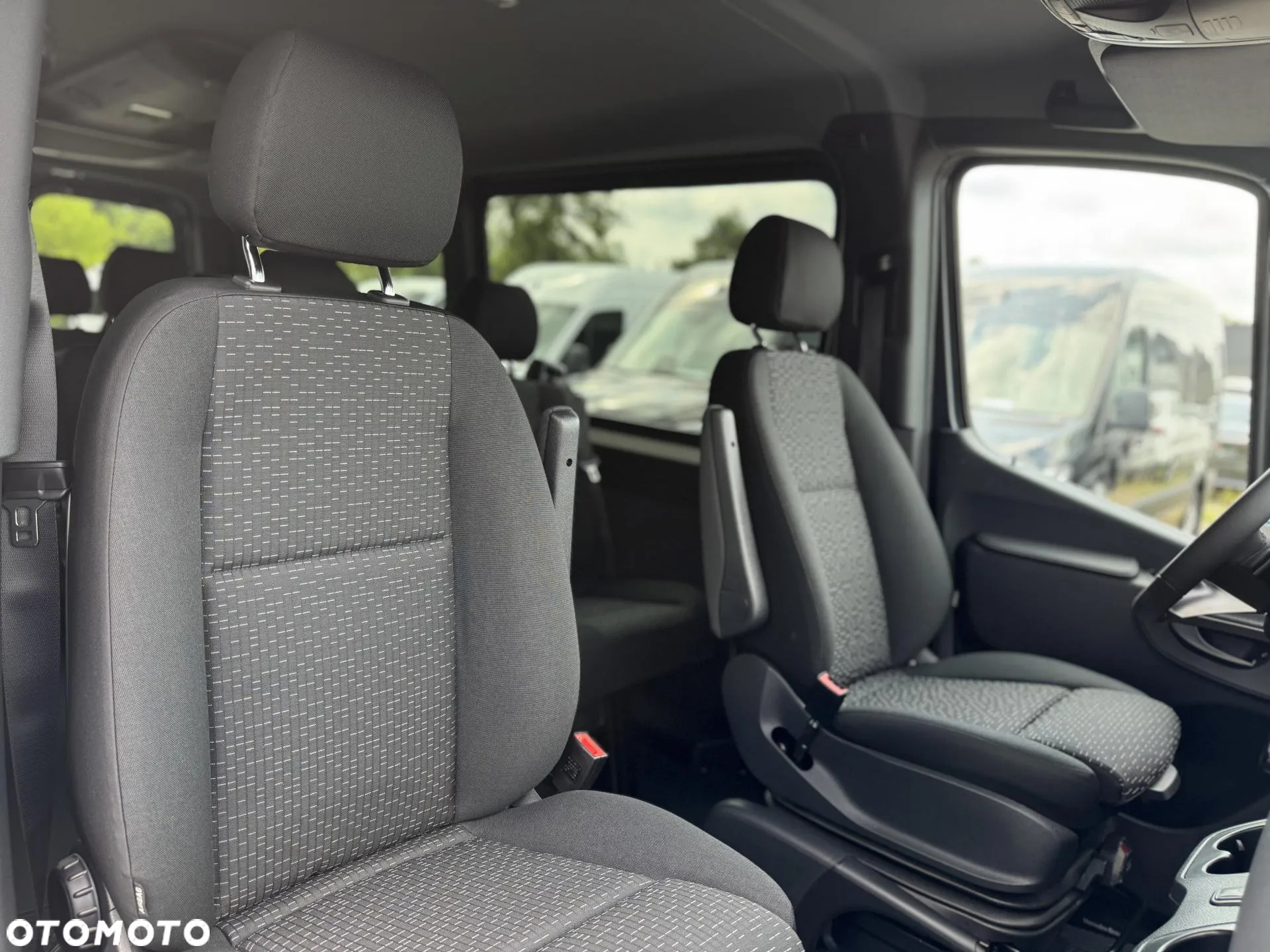 Mercedes-Benz Sprinter - 9
