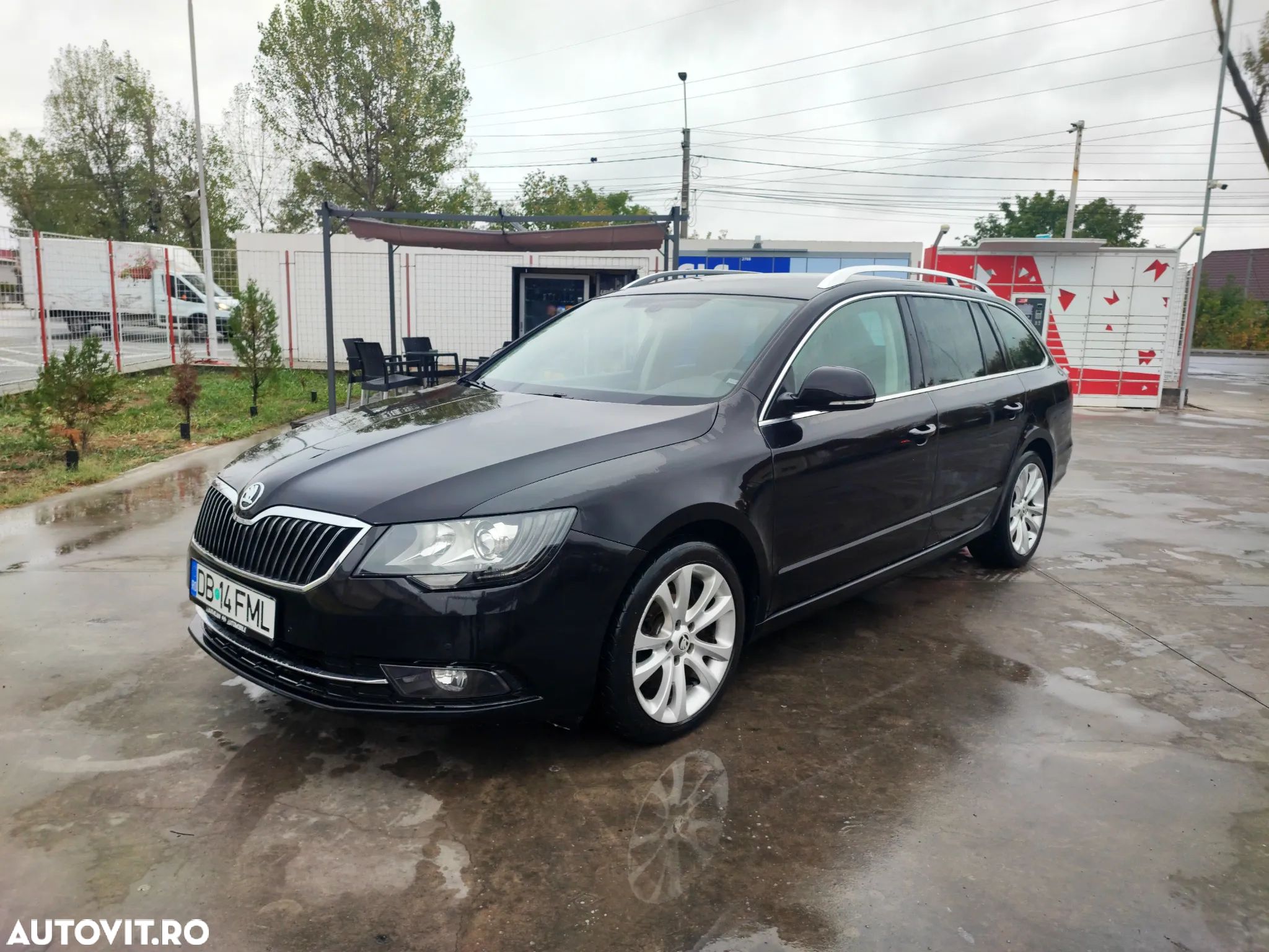 Skoda Superb Combi 2.0 TDI Ambition - 1