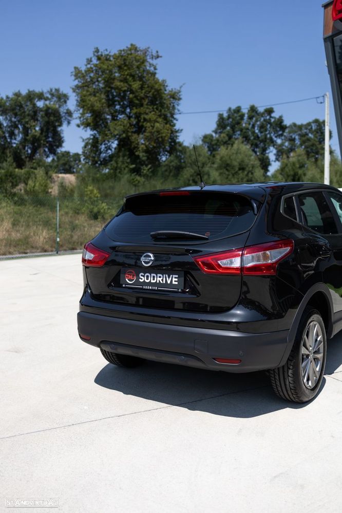Nissan Qashqai 1.5 dCi N-Connecta - 23