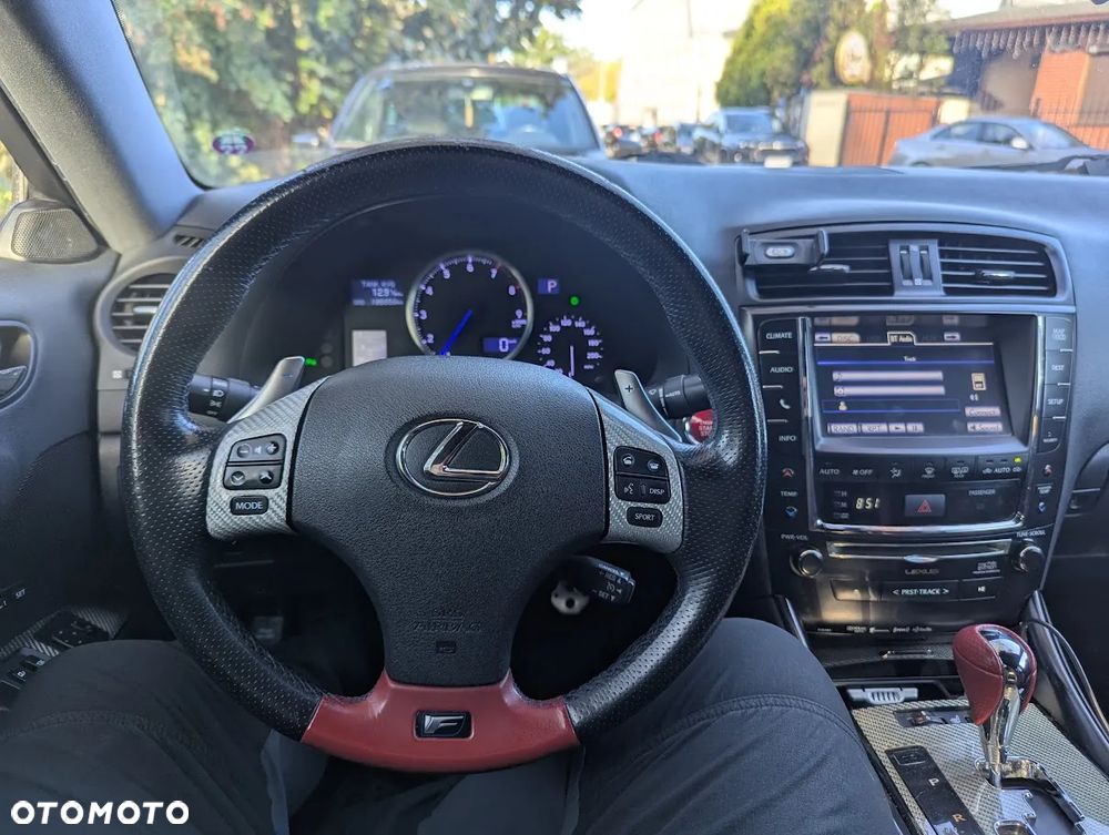 Lexus IS F Sport - 12