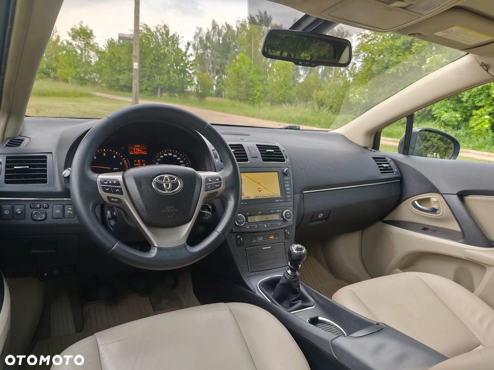 Toyota Avensis 2.2 D-4D Sol - 19