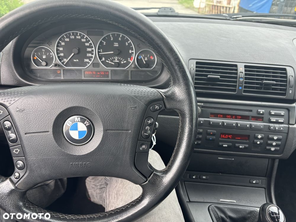 BMW Seria 3 316i - 25