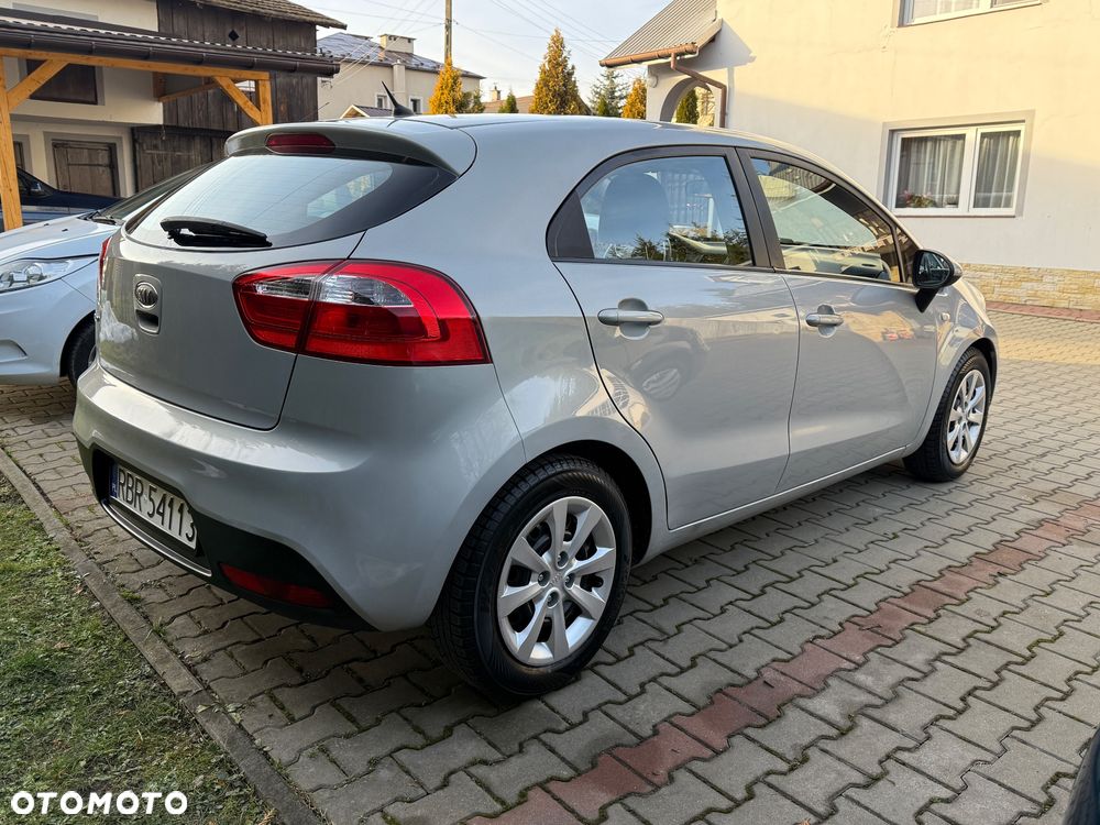 Kia Rio - 5