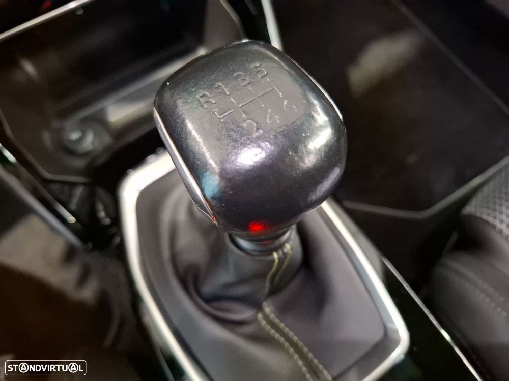 Peugeot 2008 1.5 BlueHDi GT - 19