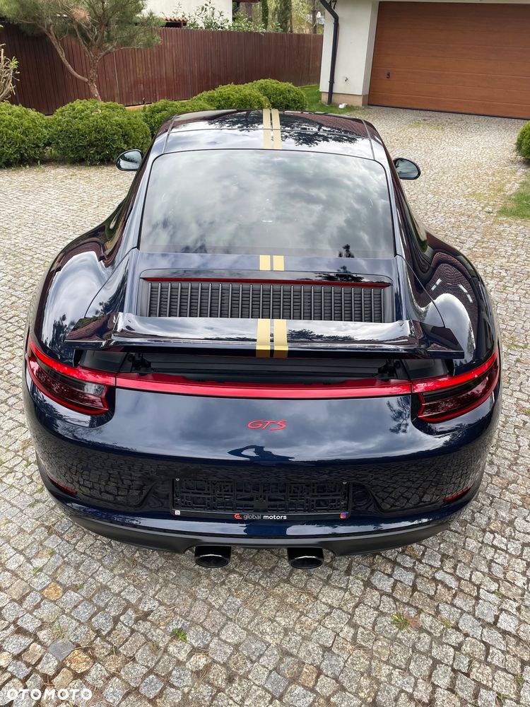 Porsche 911 - 32