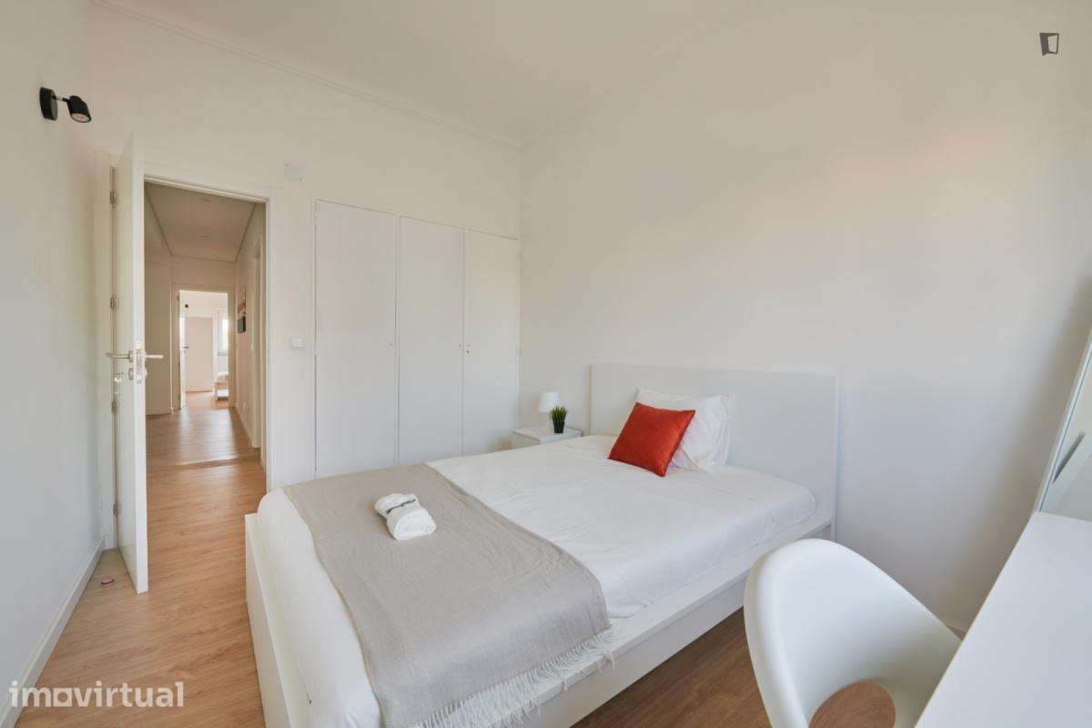 Quarto - localizado em Telheiras Lisbon - Grande imagem: 3/18