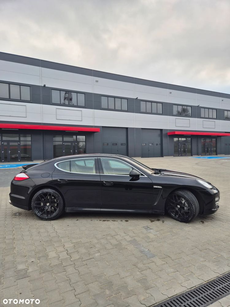 Porsche Panamera 4S - 3