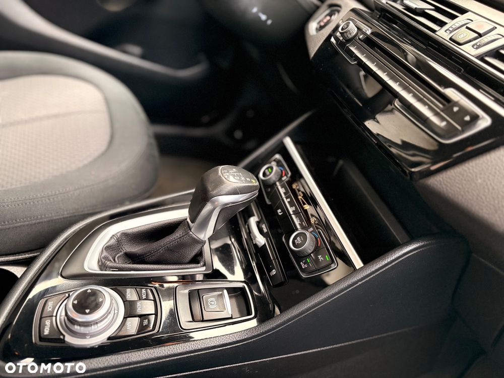 BMW Seria 2 216d - 29