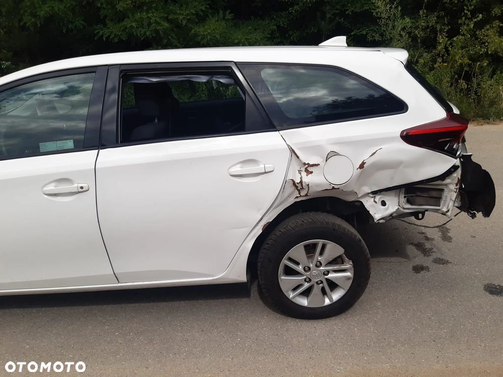 Toyota Auris Hybrid 135 Active - 5