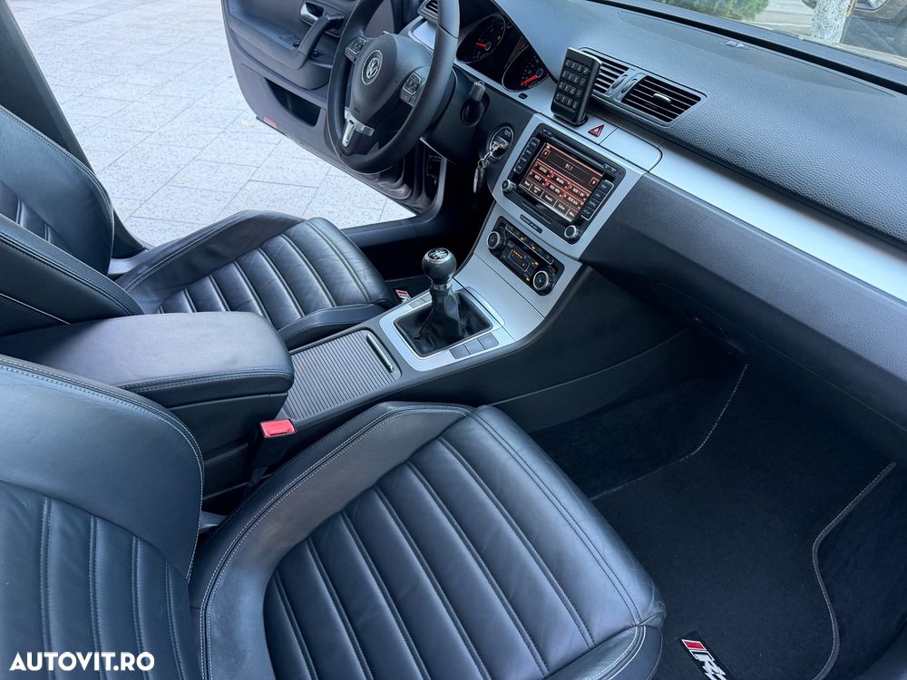Volkswagen Passat 2.0 Blue TDI SCR Highline - 29