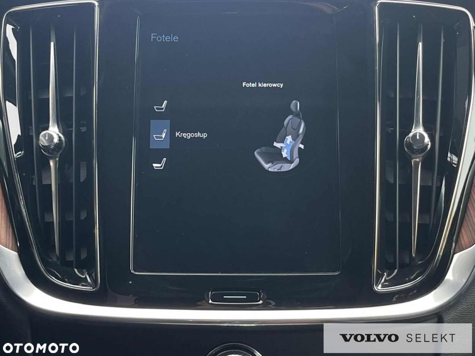 Volvo V60 Cross Country - 24
