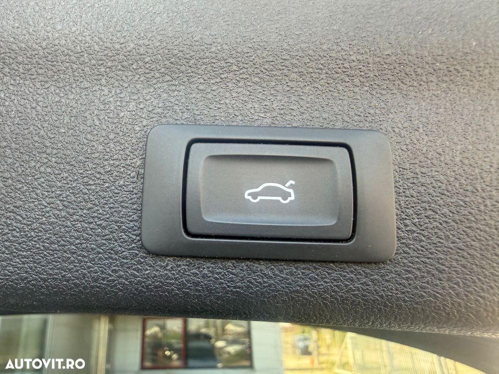 Audi A6 Avant 40 TDI quattro S tronic S line - 34