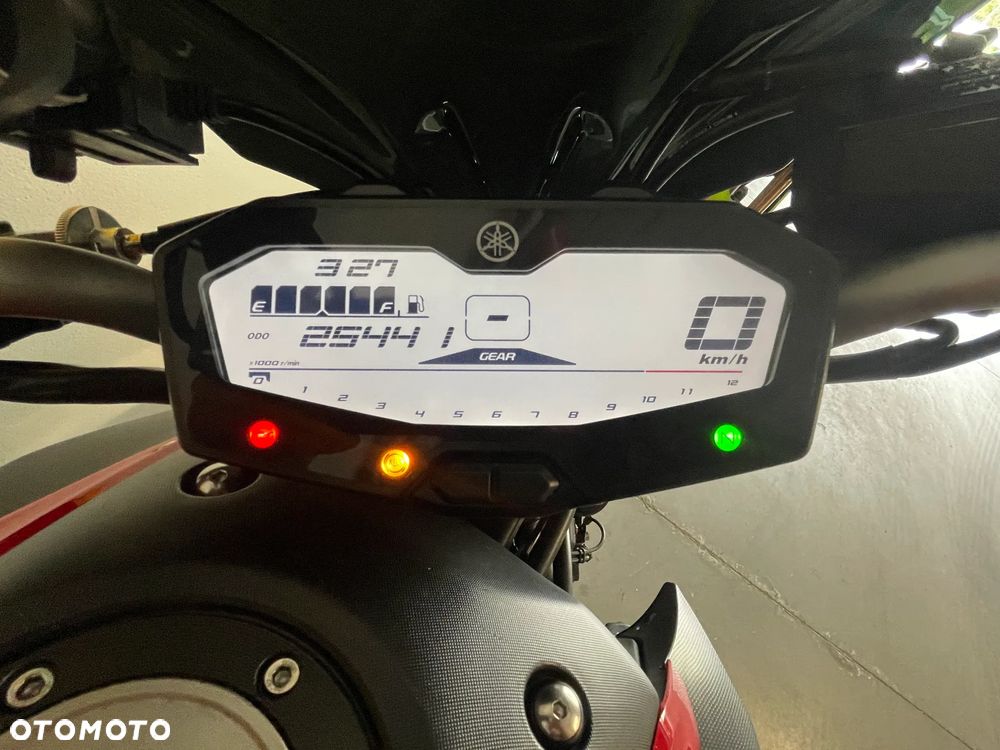 Yamaha MT - 27