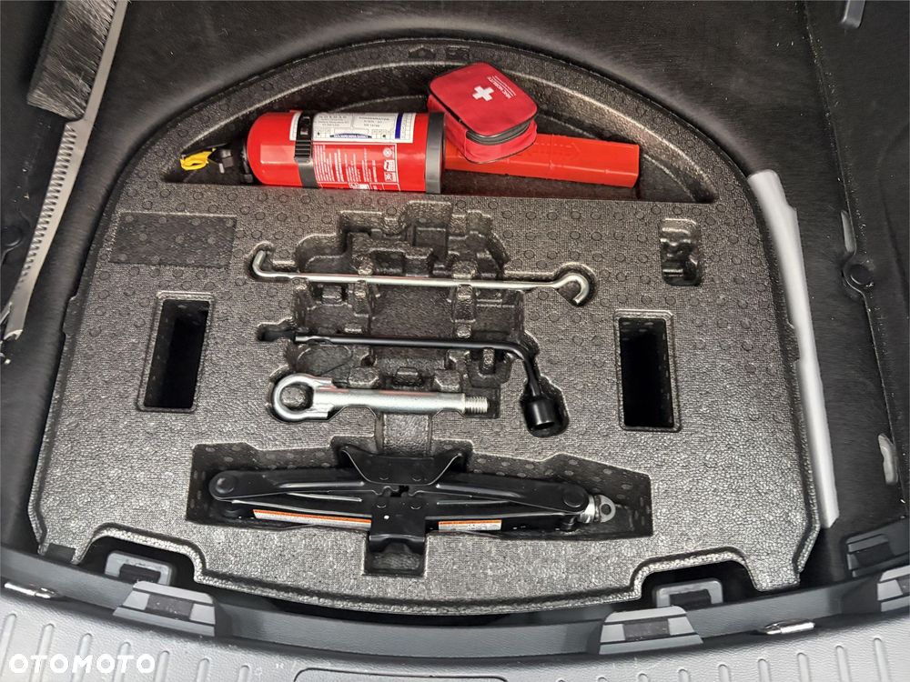 Toyota Corolla 2.0 Hybrid Comfort - 16