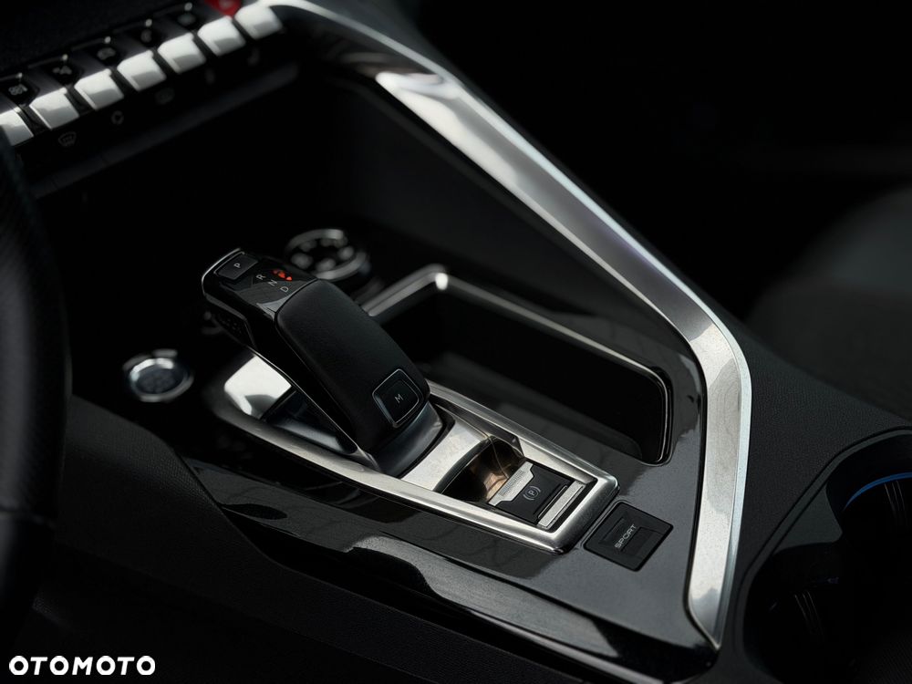 Peugeot 5008 1.6 PureTech GT Line S&S EAT8 - 25