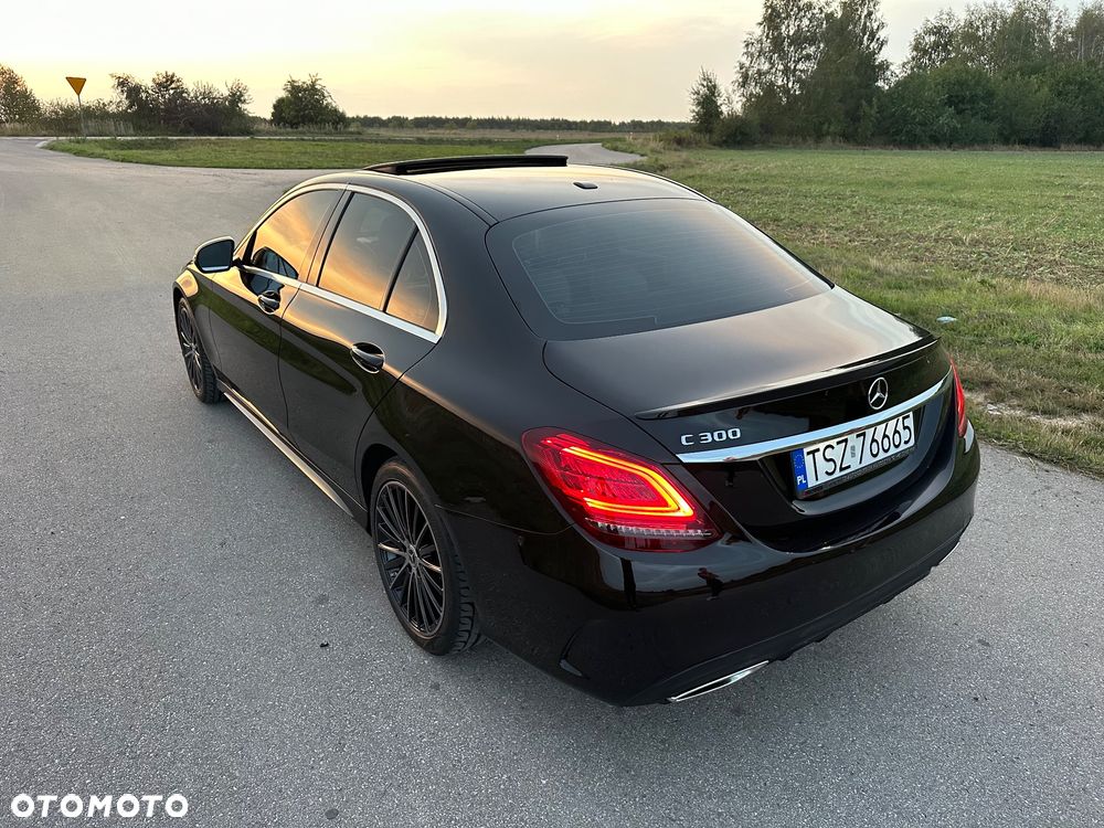 Mercedes-Benz Klasa C 300 T 9G-TRONIC AMG Line - 12