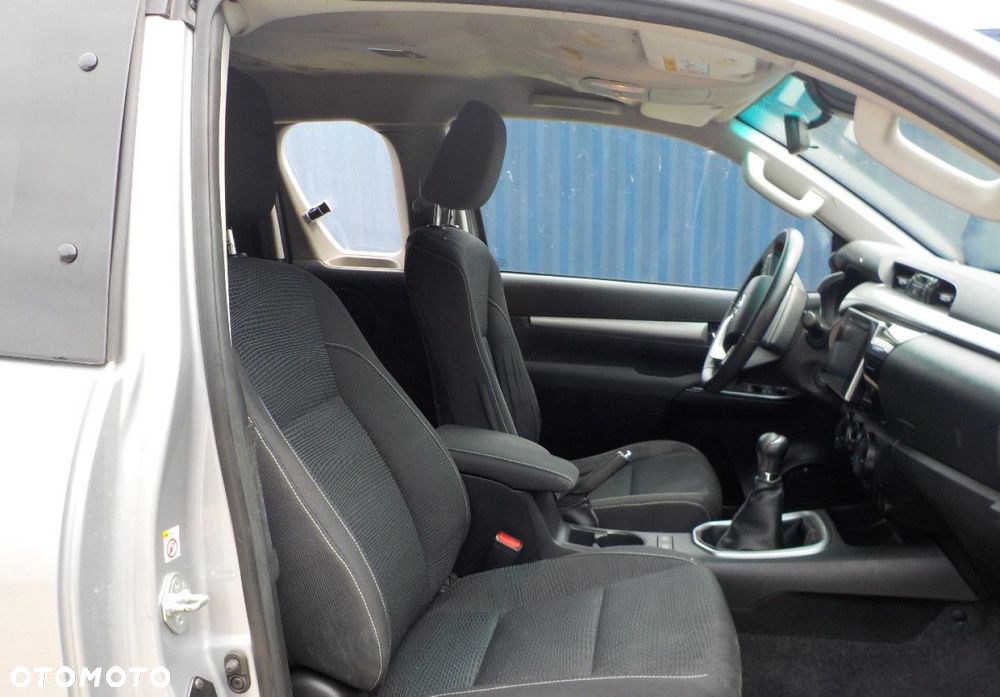 Toyota Hilux - 15
