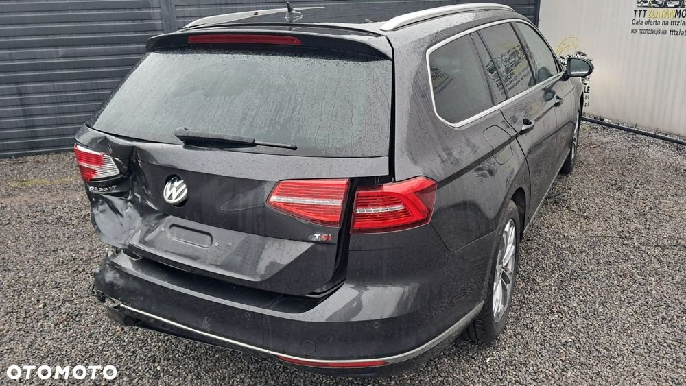 Volkswagen Passat - 13
