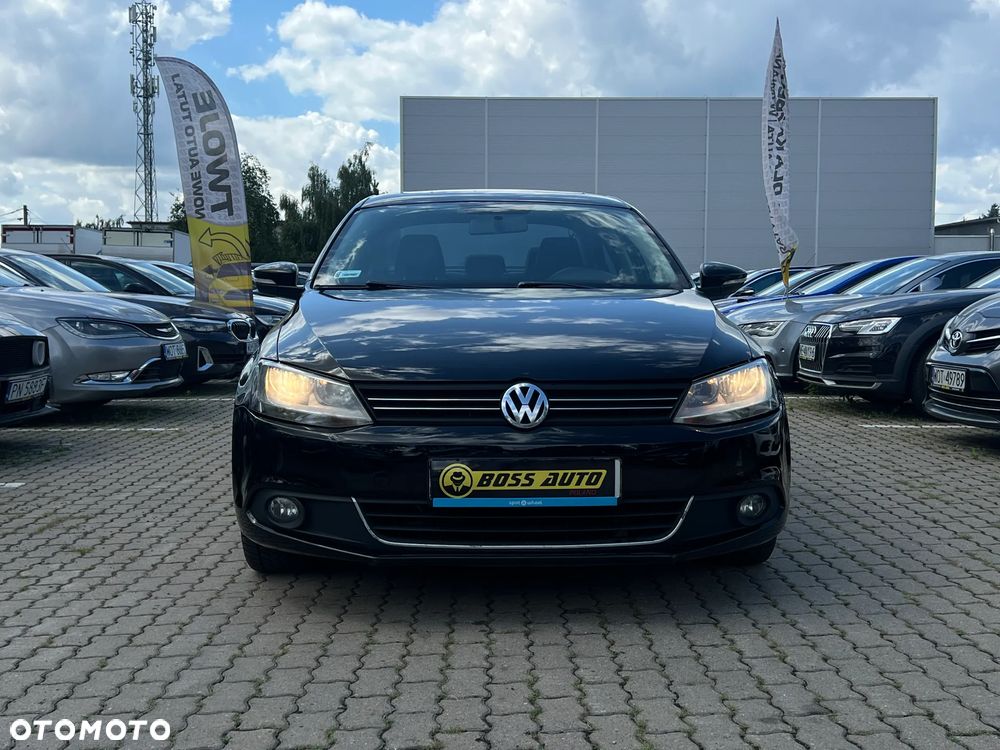 Volkswagen Jetta - 4