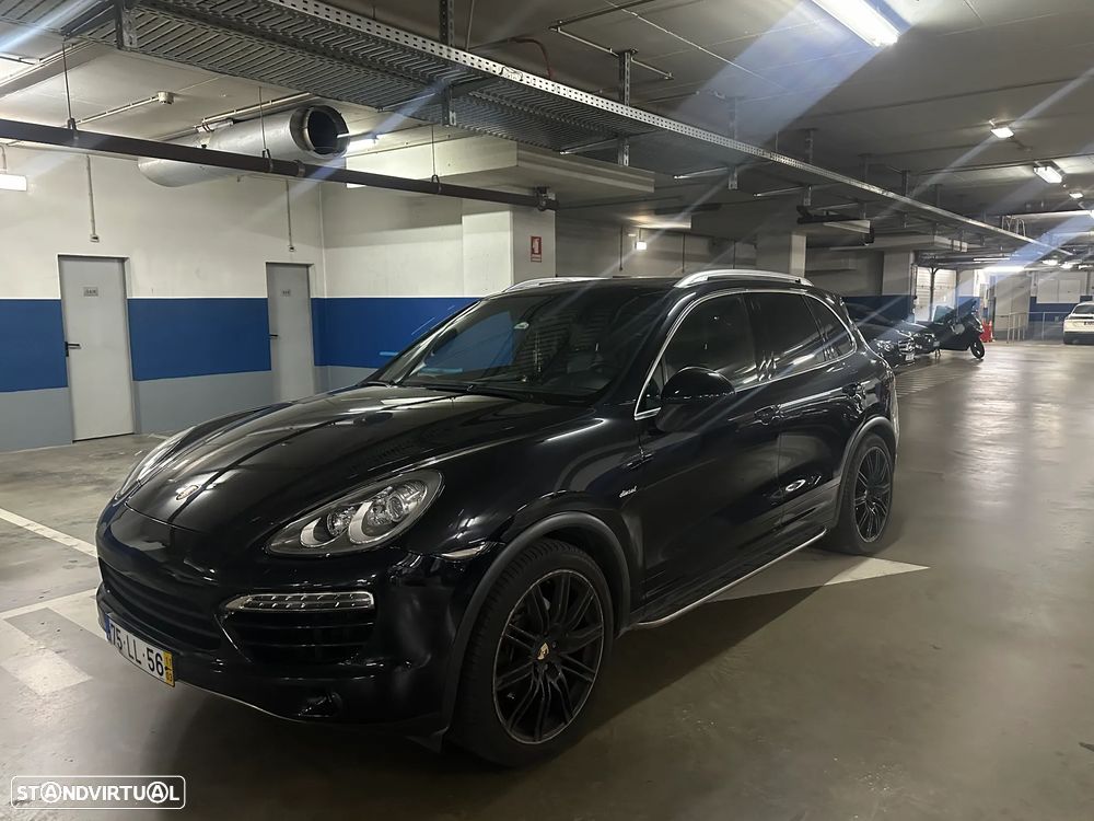 Porsche Cayenne - 1